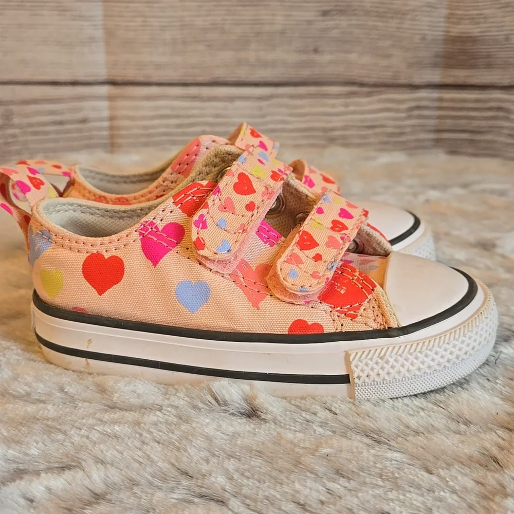 Converse Pink Heart Print Sneakers, Toddler Girls 5, Great Condition